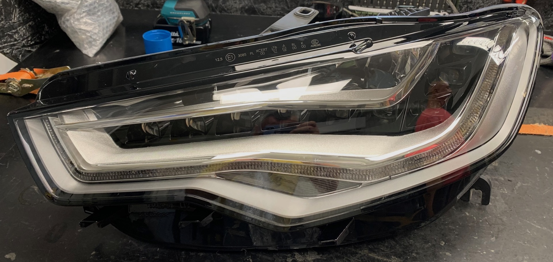 Audi A6 C7 LED fényszóró búra csere — utána